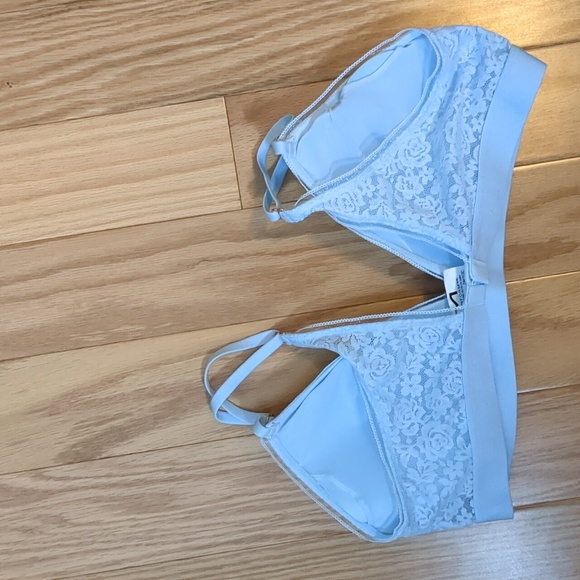 Maidenform Pure Comfort® Stretch Lace Triangle Wireless Bralette DM203C Medium - Picture 3 of 5